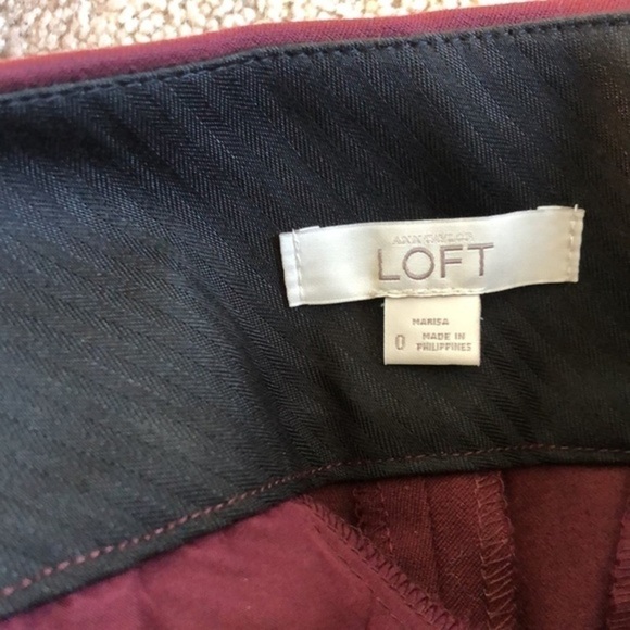 LOFT | Straight Leg Pleated Slacks in Merlot Red - Size 0 - Picture 5 of 6